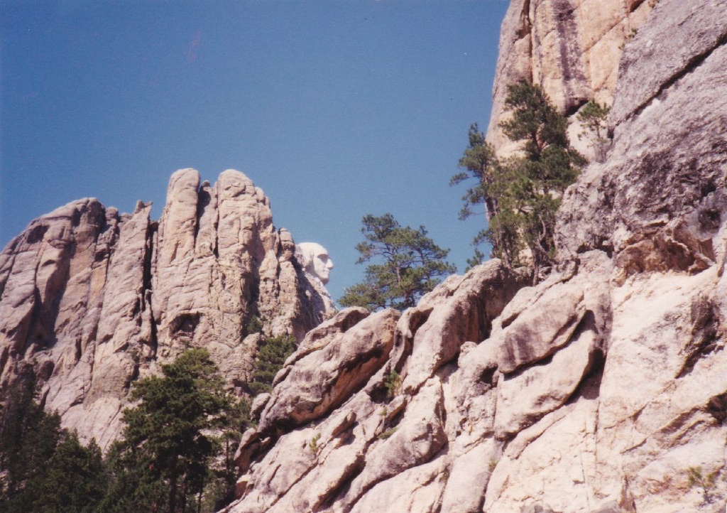 Black-Hills-SD/1024x768_Mt.Rushmore Side_view_of_Washington_at__SD_IMG_20140311_0001.jpg